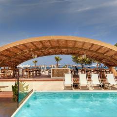 Enorme Teatro Beach - Adults Only