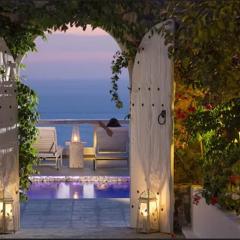 Athermi Suites - Adults Only