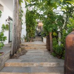 Altanure Almatere - Food Forest Boutique Stay